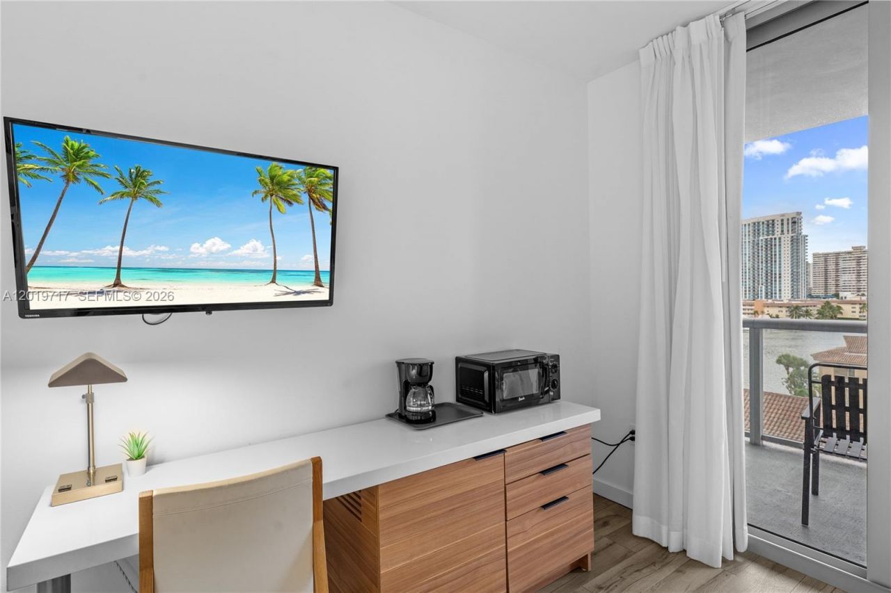 2602 E Hallandale Beach Blvd, Unit R703, Hallandale Beach, FL 33009 Photo