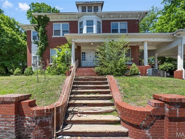 325 N Sprigg Street , Cape Girardeau, MO 63701