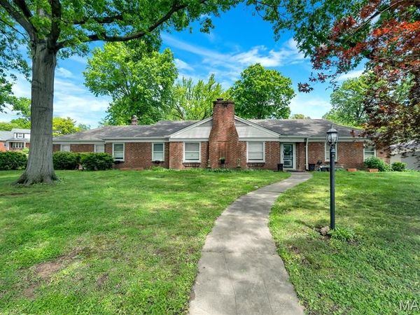 9071 Monmouth Drive , St Louis, MO 63117