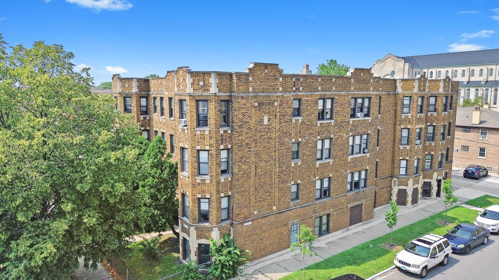 8000 S Hermitage Avenue, Chicago, IL 60620 Main Photo