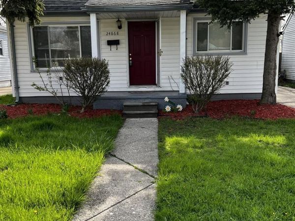 24868 Grove Avenue, Eastpointe, MI 48021