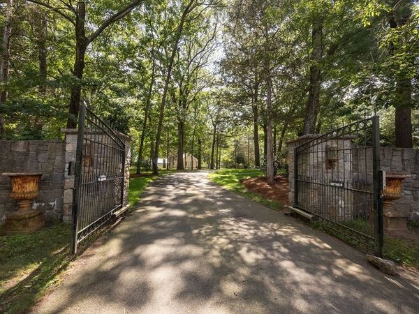55 Parkwood Drive, Milton, MA 02186