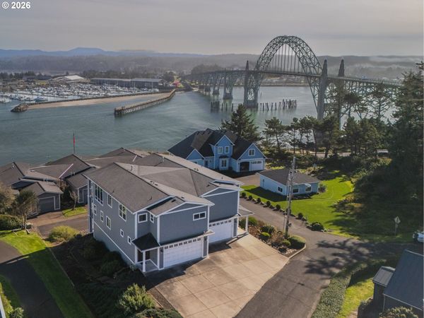 1133 SW 12TH ST, Newport, OR 97365