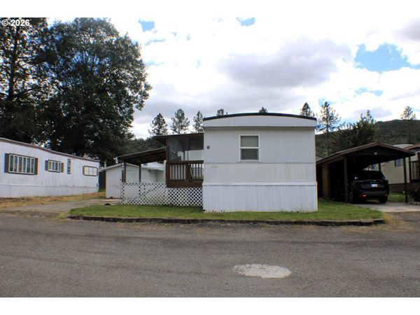 157 BUNTING LN, Unit 25, Myrtle Creek, OR 97457