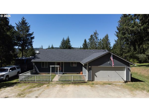 11510 TILLER TRAIL HWY, Days Creek, OR 97429