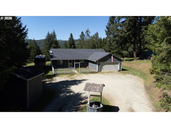 11510 TILLER TRAIL HWY, Days Creek, OR 97429