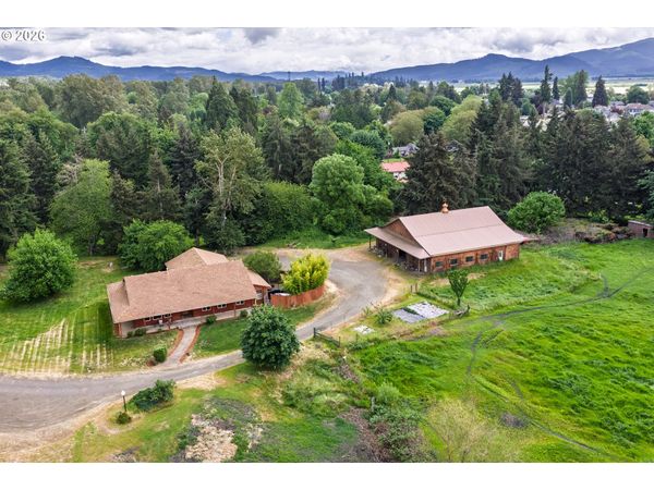 130 WASHBURN ST, Brownsville, OR 97327