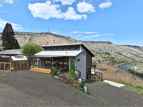 400 Lincoln AVE, Maupin, OR 97037