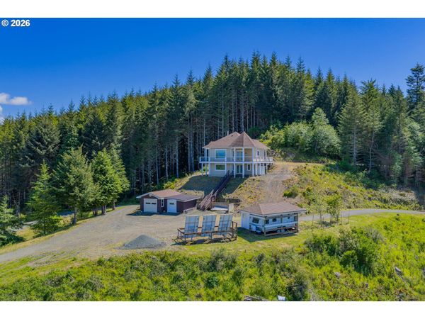 46345 DEMENT CREEK RD, Myrtle Point, OR 97458