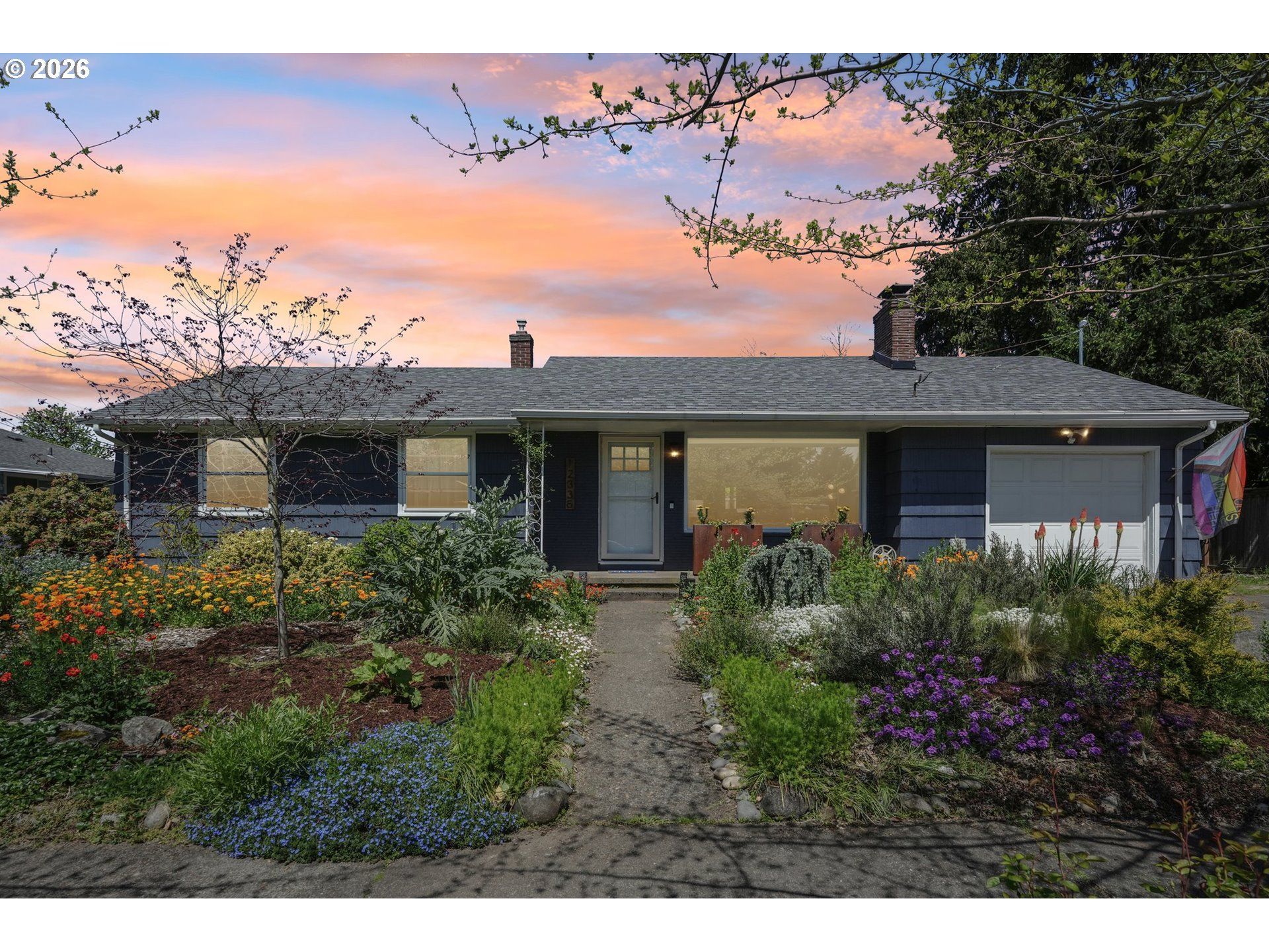 12335 SE Salmon St, Portland, OR 97233 Main Photo