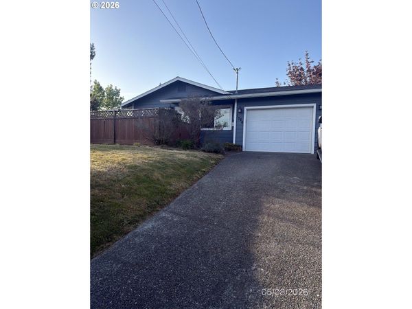 1086 LEWIS ST, North Bend, OR 97459