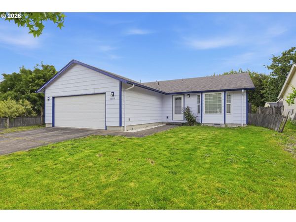 1077 S 10TH ST, Lebanon, OR 97355