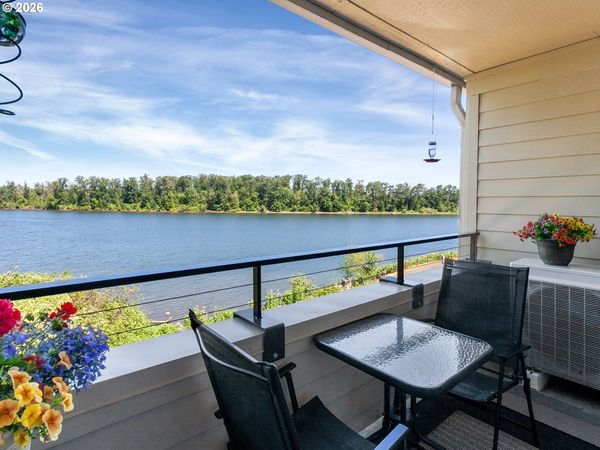 5110 S LANDING DR, Unit 303, Portland, OR 97239