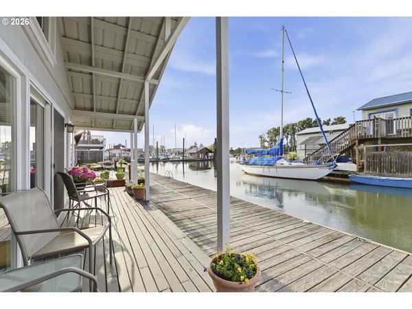 535 NE Bridgeton Rd, Unit #5, Portland, OR 97211