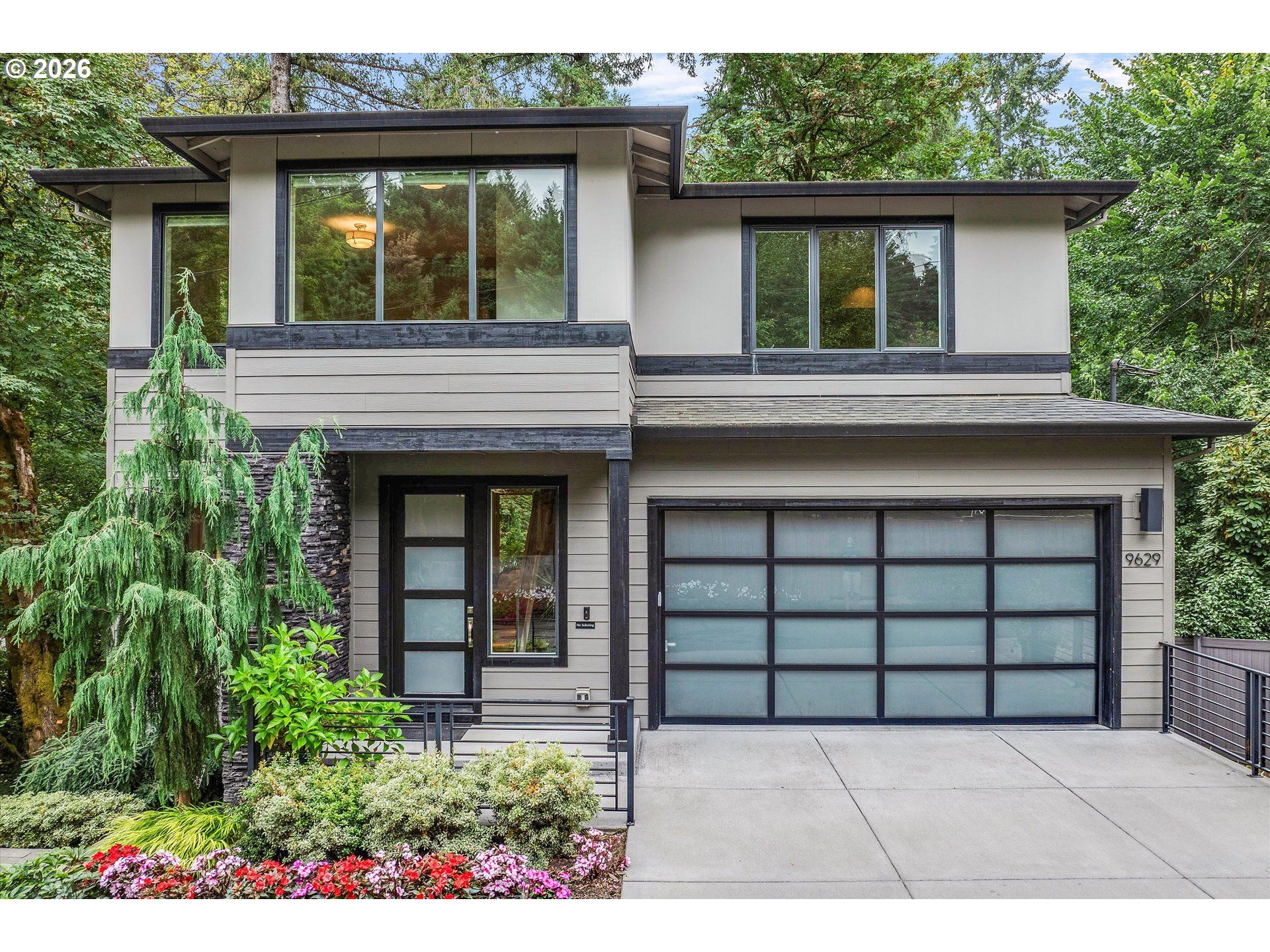 9629 SW 18th Pl, Portland, OR 97219 Main Photo