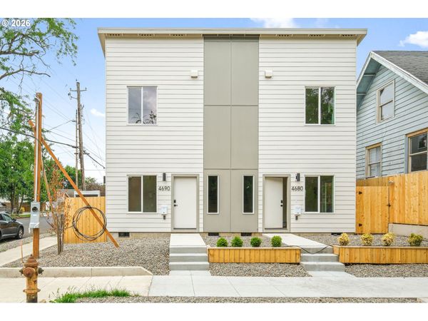 4690 N CONGRESS AVE, Portland, OR 97217