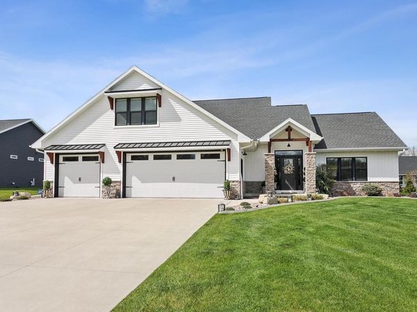 2082 FESCUE WAY, Green Bay, WI 54313