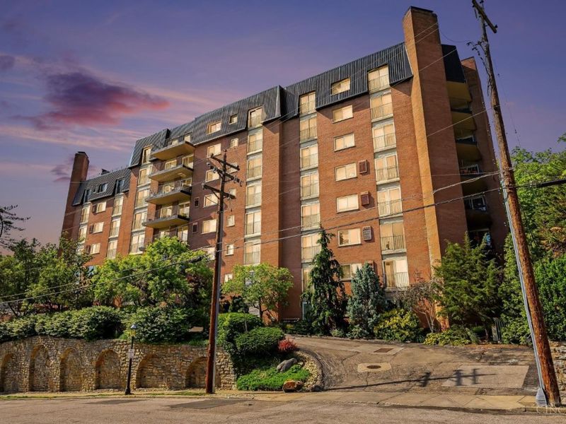 880 Rue De La Paix, Unit T24, Cincinnati, OH 45220 Photo 1
