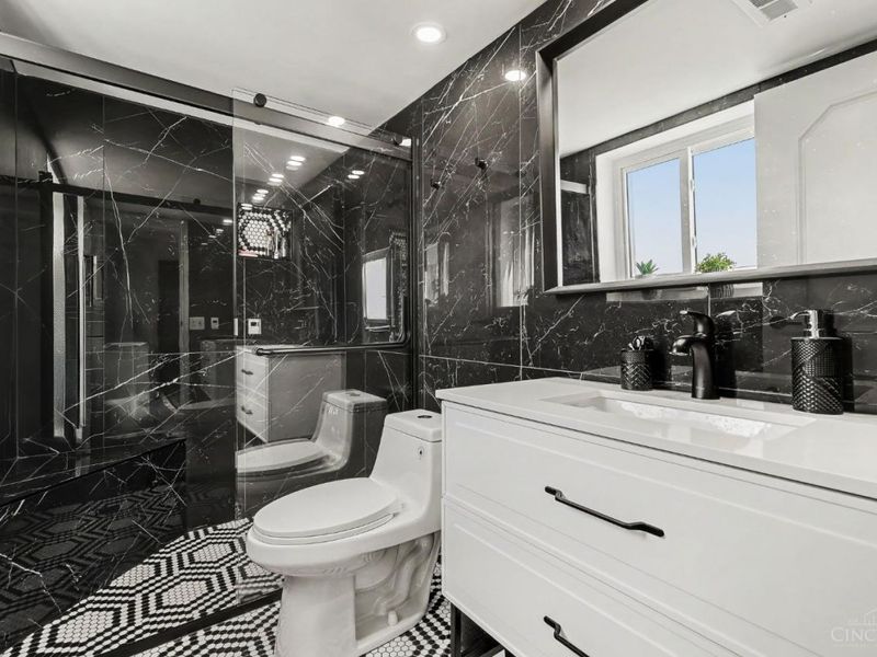 880 Rue De La Paix, Unit T24, Cincinnati, OH 45220 Photo 18