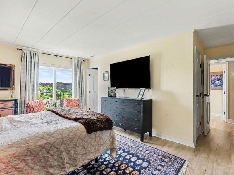880 Rue De La Paix, Unit T24, Cincinnati, OH 45220 Photo 19