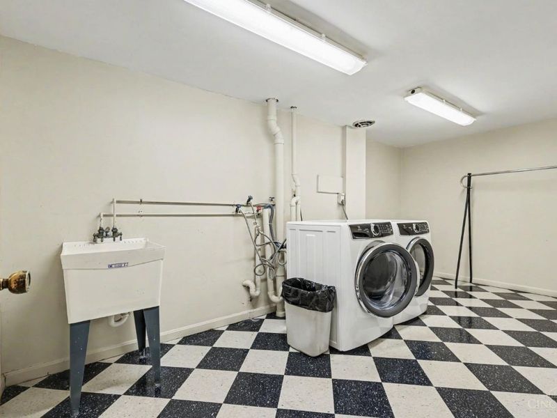 880 Rue De La Paix, Unit T24, Cincinnati, OH 45220 Photo 26