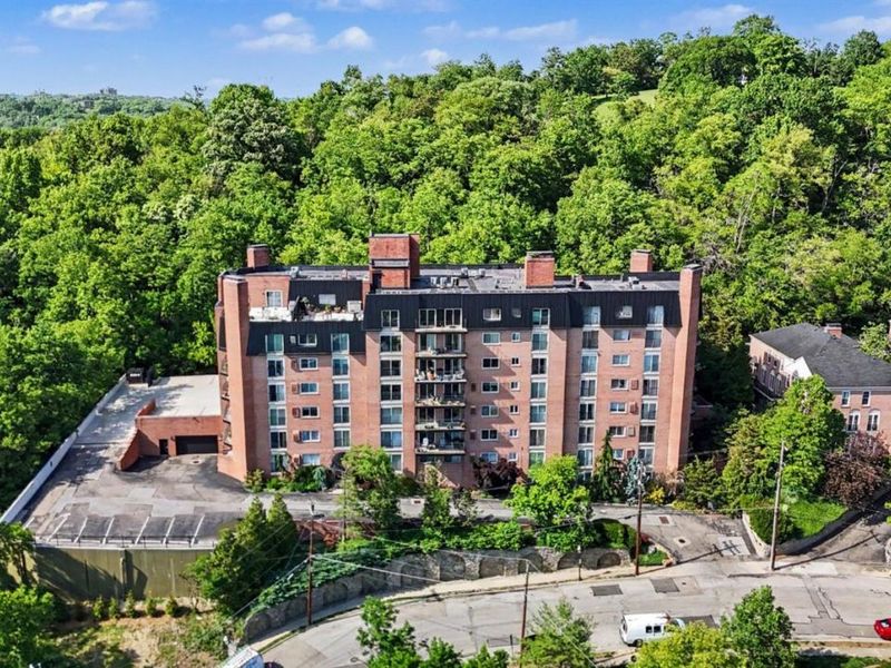 880 Rue De La Paix, Unit T24, Cincinnati, OH 45220 Photo 3