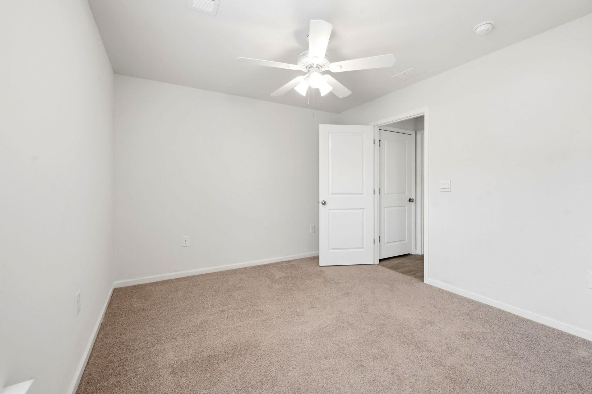 6619 Colonial Dr. Photo 11