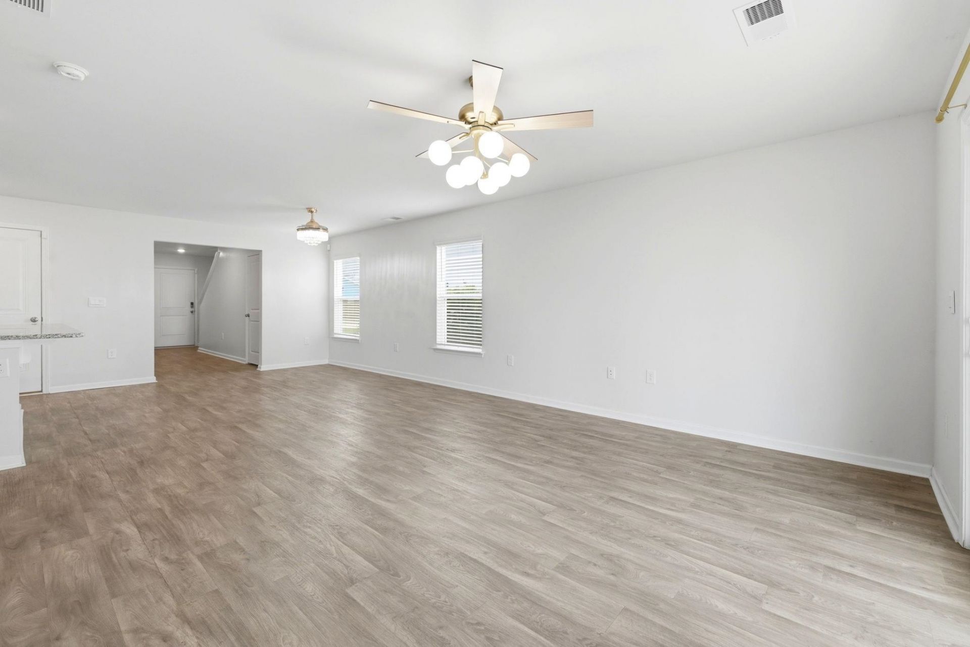 6619 Colonial Dr. Photo 6