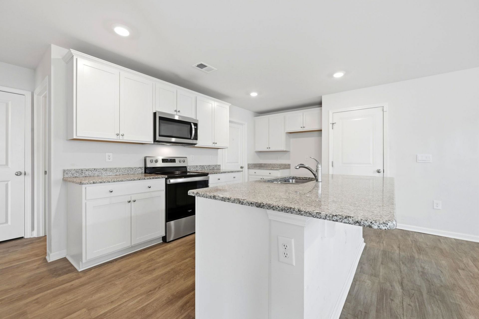 6619 Colonial Dr. Photo 7