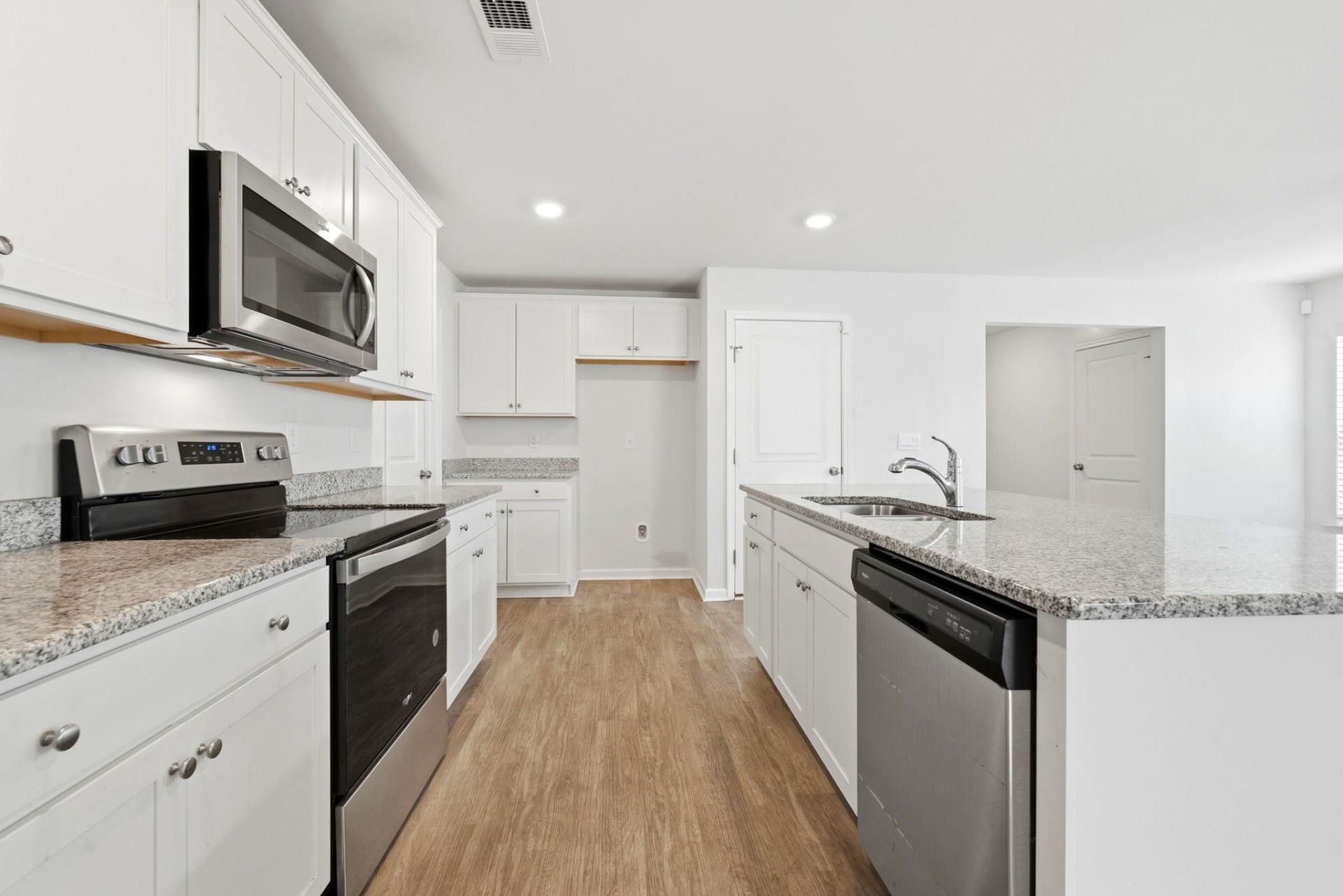 6619 Colonial Dr. Photo 8