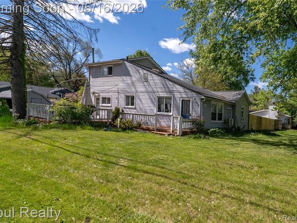 21001 Parker Street, Farmington Hills, MI 48336