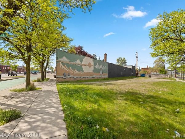 21616 Grand River Avenue , Detroit, MI 48219