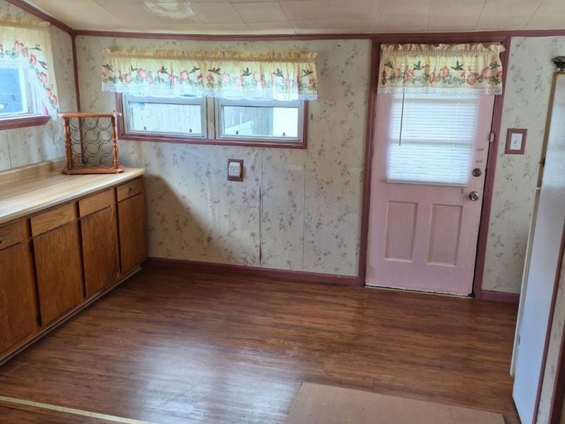 2474 Valleyview Drive, Columbus, OH 43204 Photo 4