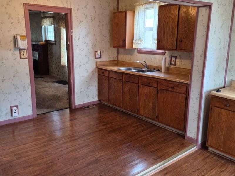 2474 Valleyview Drive, Columbus, OH 43204 Photo 6