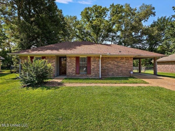 617 Randall Circle, Pearl, MS 39208