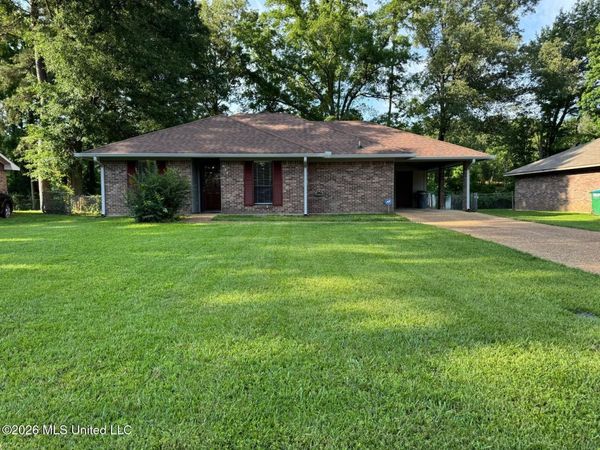 617 Randall Circle, Pearl, MS 39208