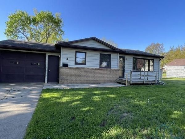 45 SE 7TH ST, Sioux Center, IA 51250