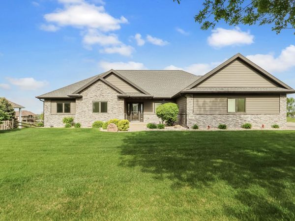 2729 Glen Ellen Road, Sioux City, IA 51106