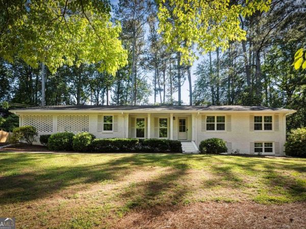 1677 Rochelle Drive, Dunwoody, GA 30338