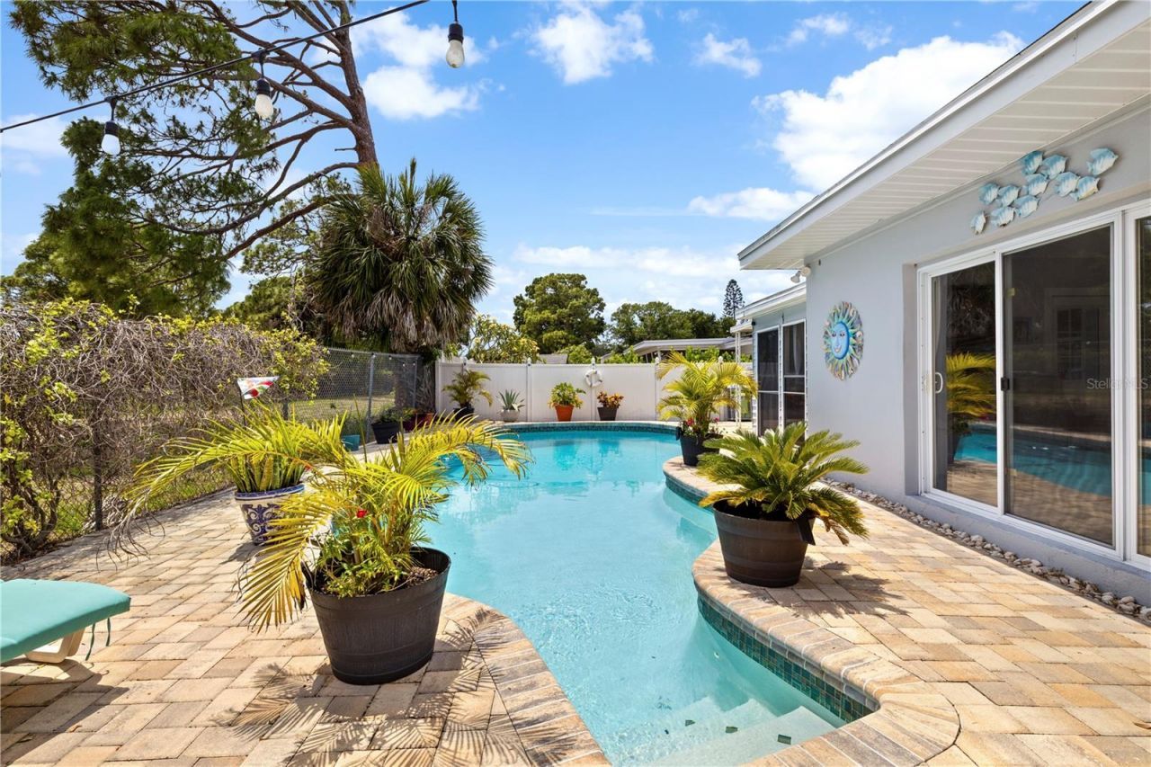 1930 74th Avenue N, Saint Petersburg, FL 33702 Photo