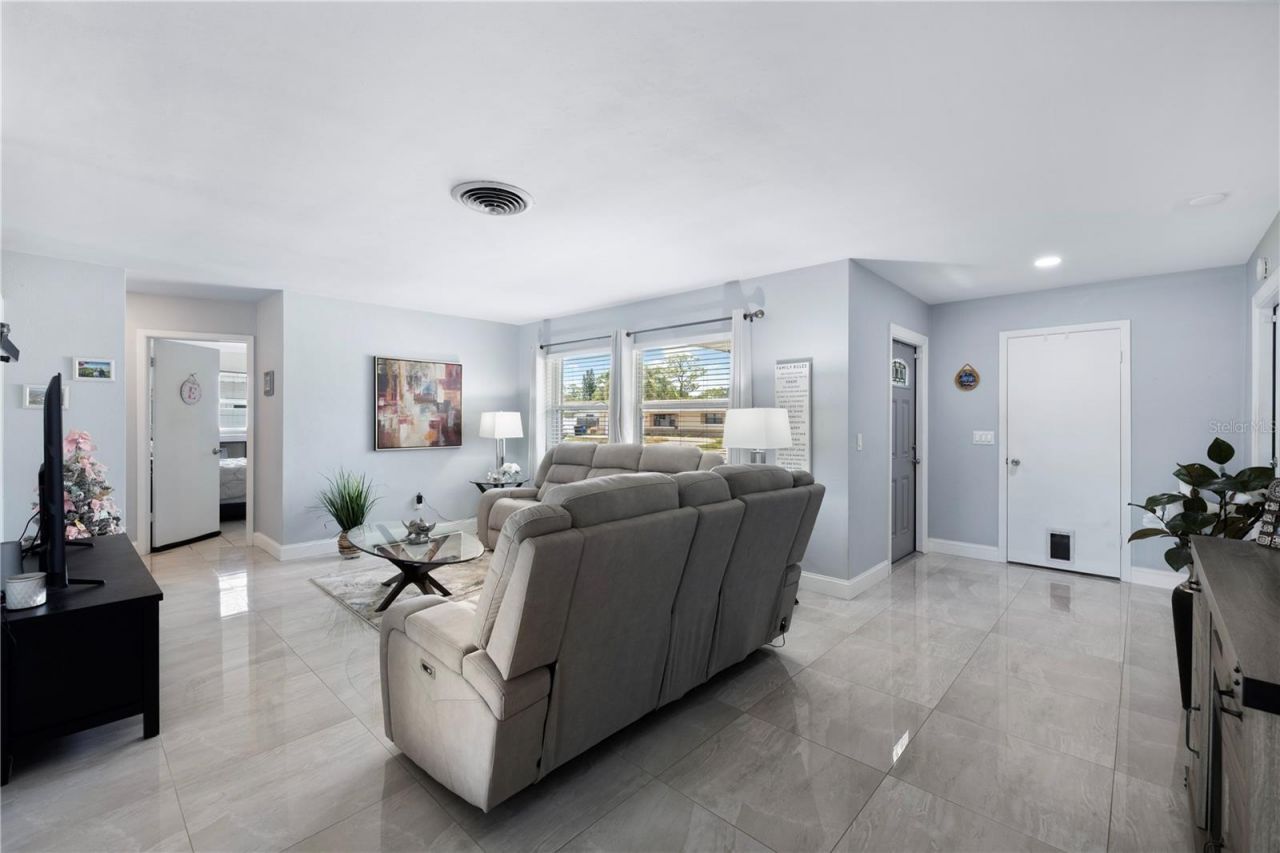 1930 74th Avenue N, Saint Petersburg, FL 33702 Photo