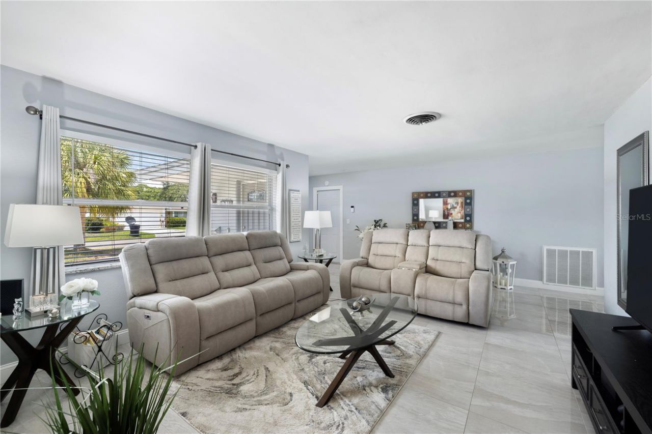 1930 74th Avenue N, Saint Petersburg, FL 33702 Photo
