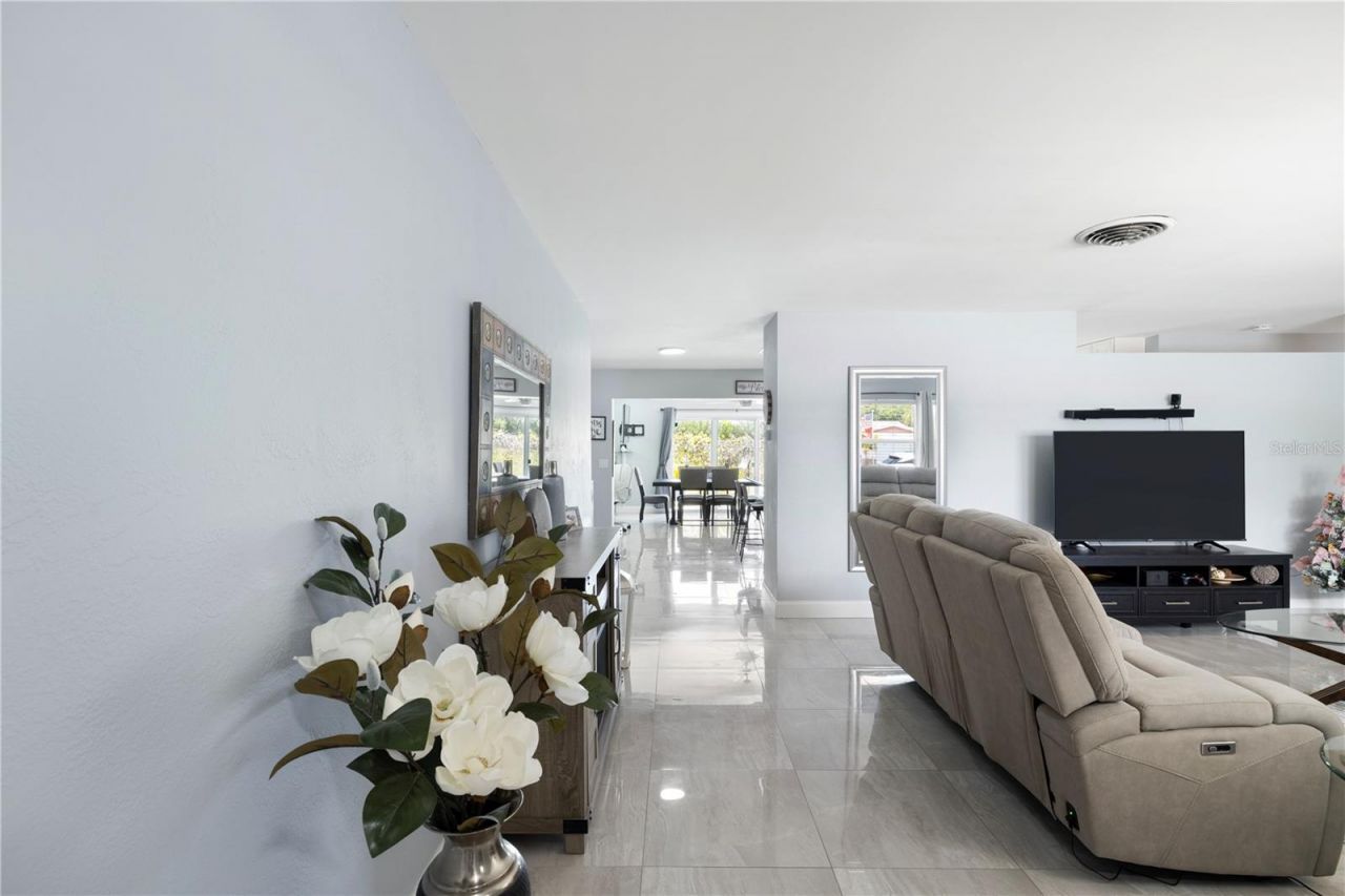 1930 74th Avenue N, Saint Petersburg, FL 33702 Photo