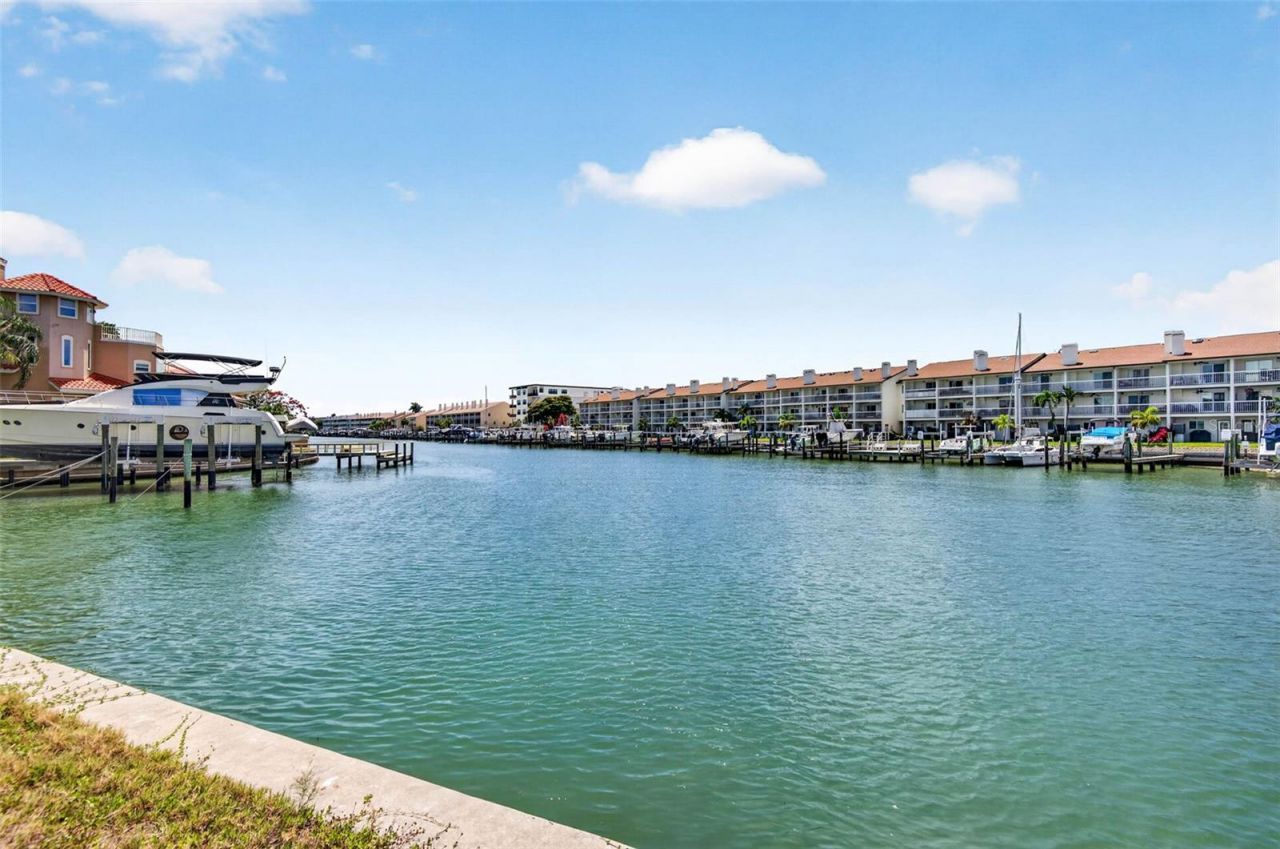1 1st Avenue S, Tierra Verde, FL 33715 Photo