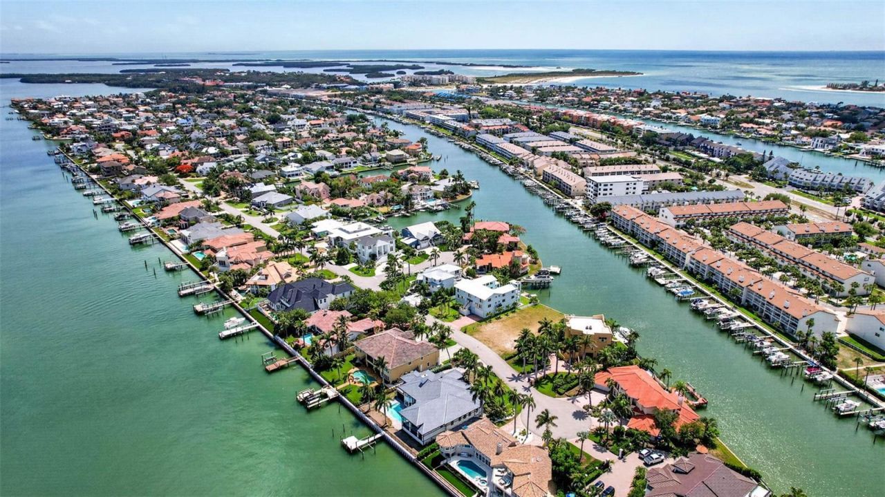 1 1st Avenue S, Tierra Verde, FL 33715 Photo