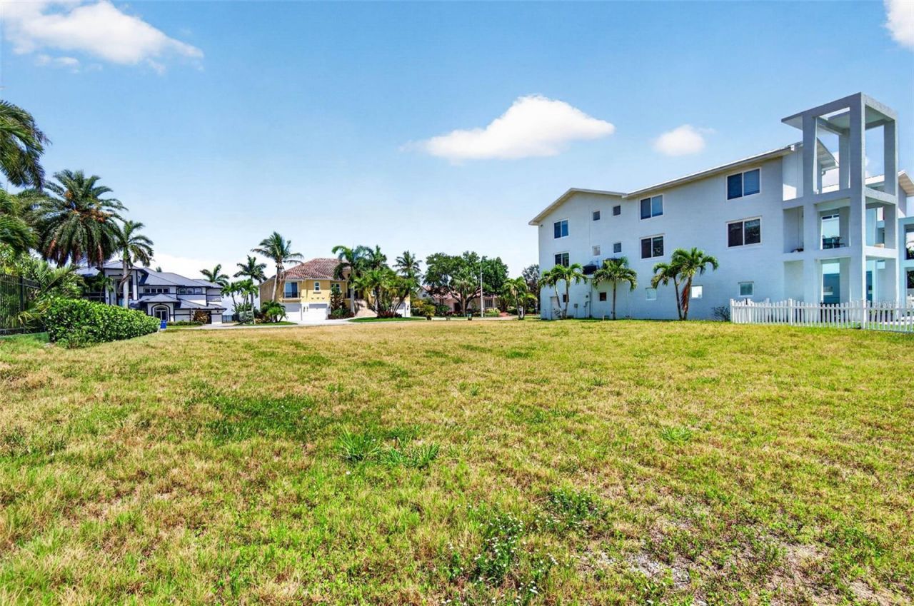 1 1st Avenue S, Tierra Verde, FL 33715 Photo