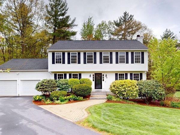 8 Lynnwood Dr, Rutland, MA 01543