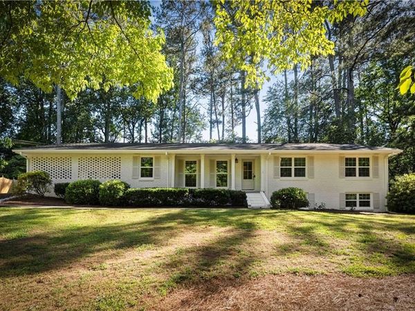 1677 Rochelle Drive , Dunwoody, GA 30338