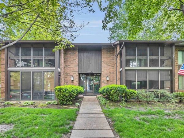 22954 Maple Ridge Road , Unit 202B, North Olmsted, OH 44070