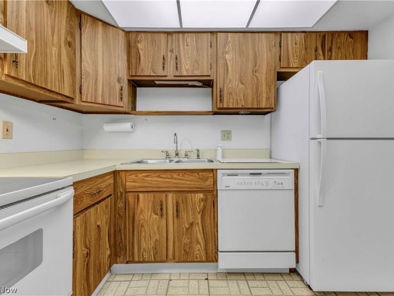 22954 Maple Ridge Road , Unit 202B, North Olmsted, OH 44070 Photo 14